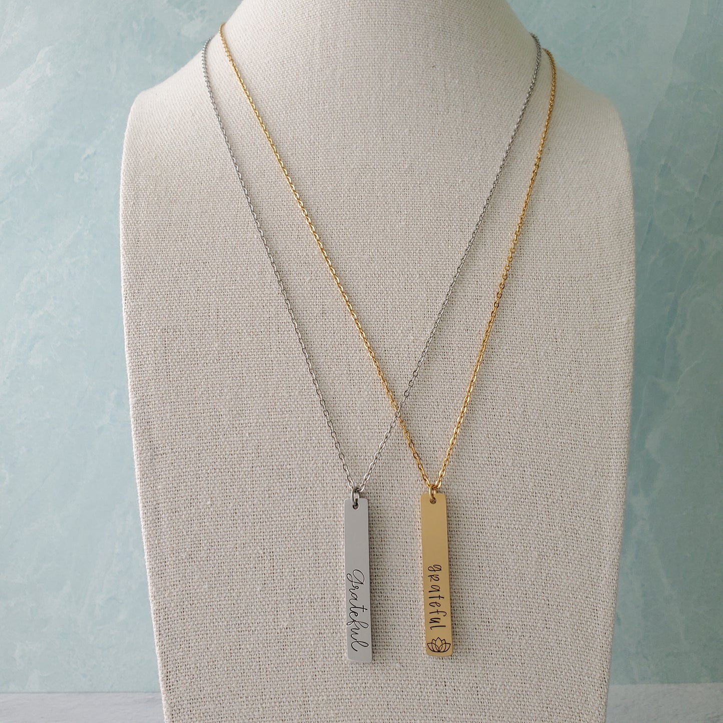 Vertical Bar Necklace 'grateful'