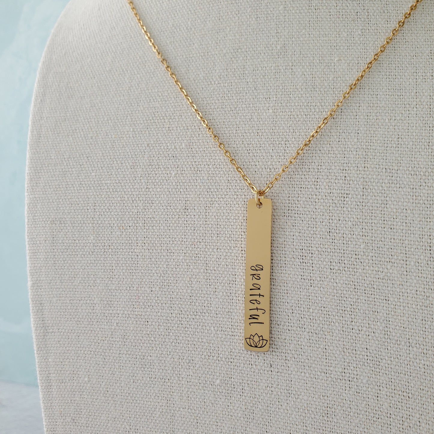 Vertical Bar Necklace 'grateful'