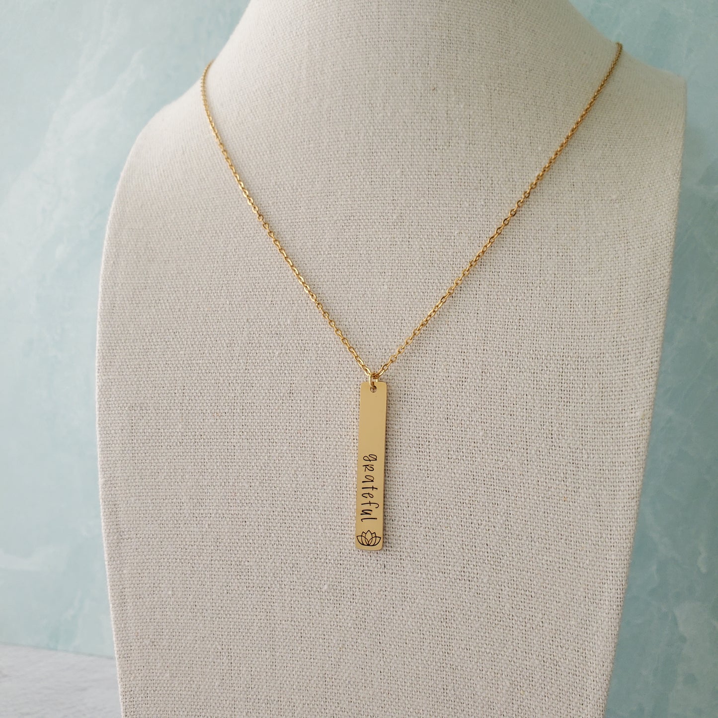 Vertical Bar Necklace 'grateful'