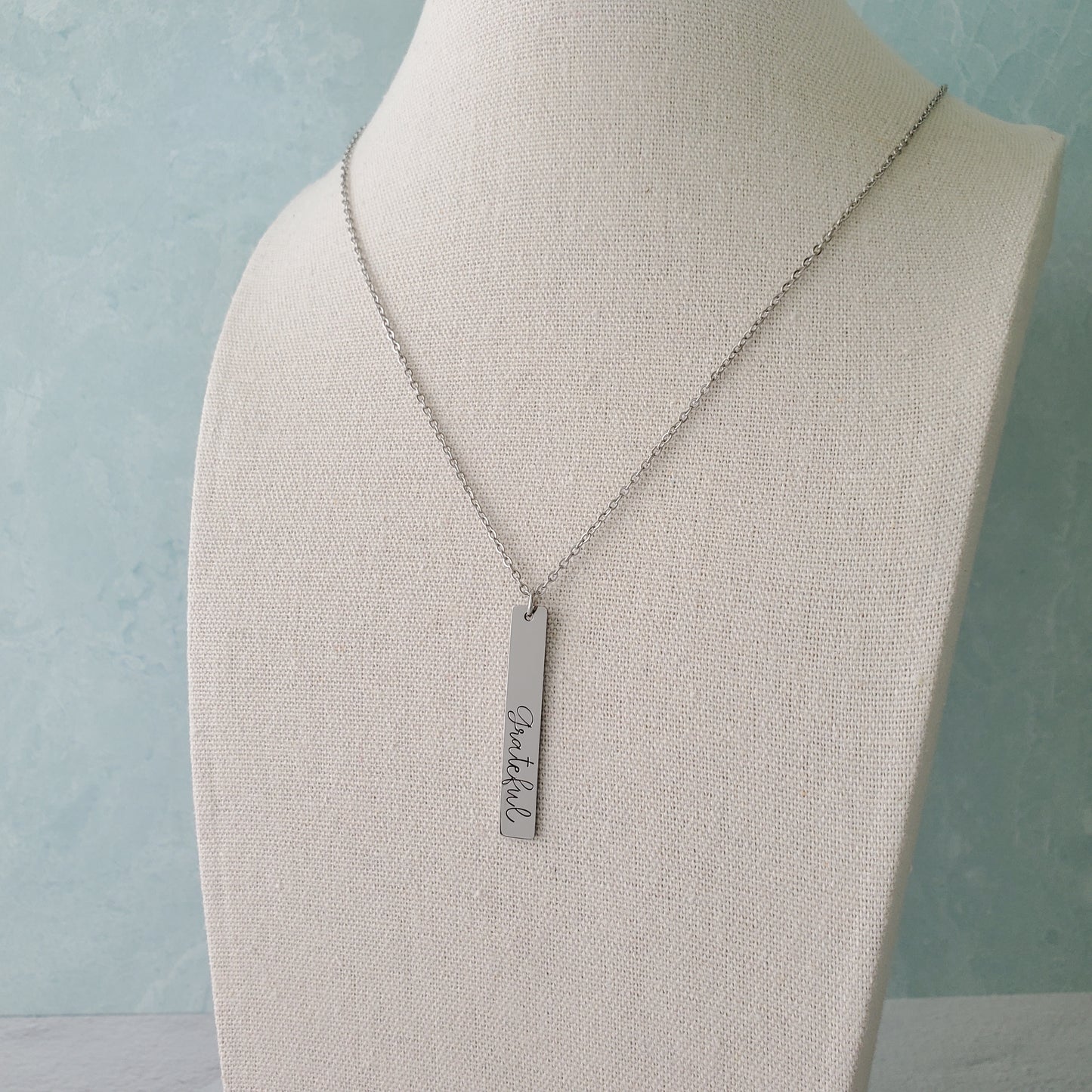 Vertical Bar Necklace 'grateful'